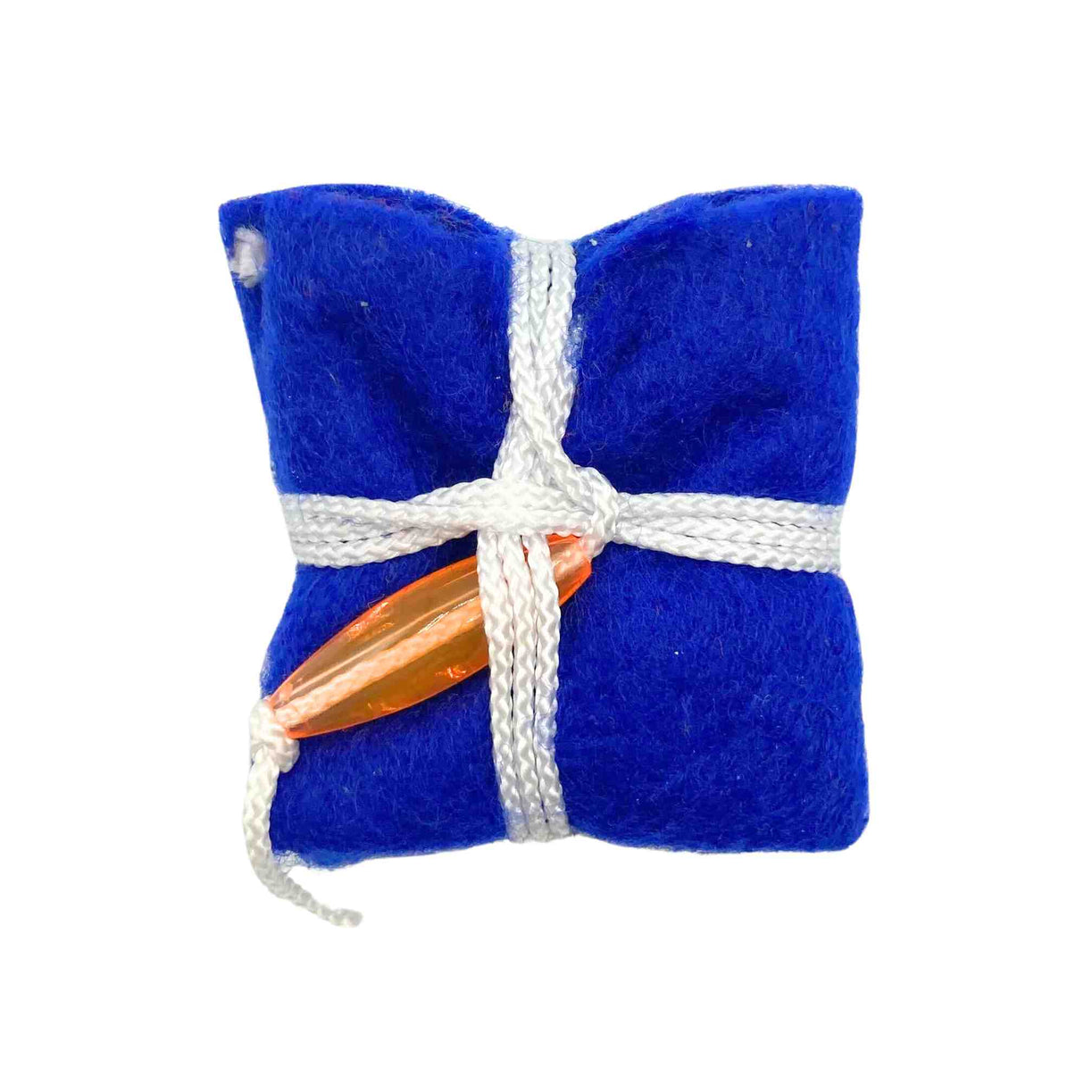The image shows a rosin cake for violin, viola, cello, or double bass bows, wrapped in bright blue felt and secured with white rope ties. The amber edge of the rosin is visible through the fabric. Rosin is essential for creating friction on bow hair to produce sound. This traditional, handmade-style wrapping protects the rosin and offers easier handling compared to commercial plastic cases.