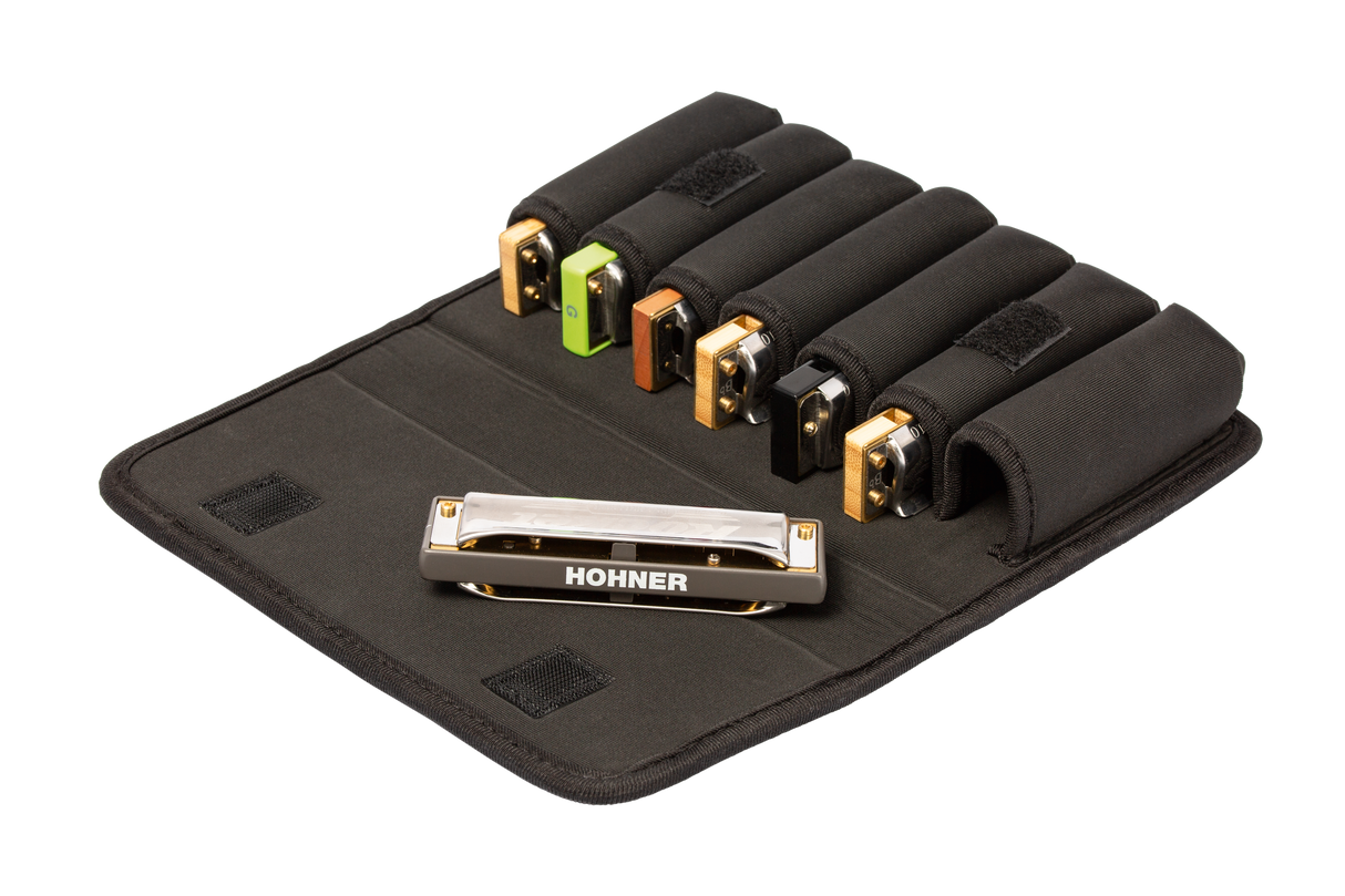 Sure! Please provide the original alt text description you want me to rewrite.