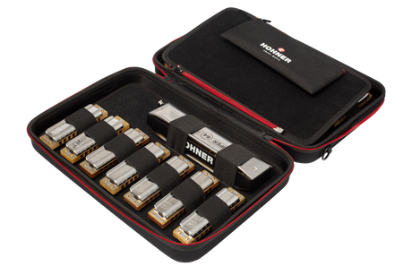 Sure! Please provide the original alt text description you want me to rewrite.