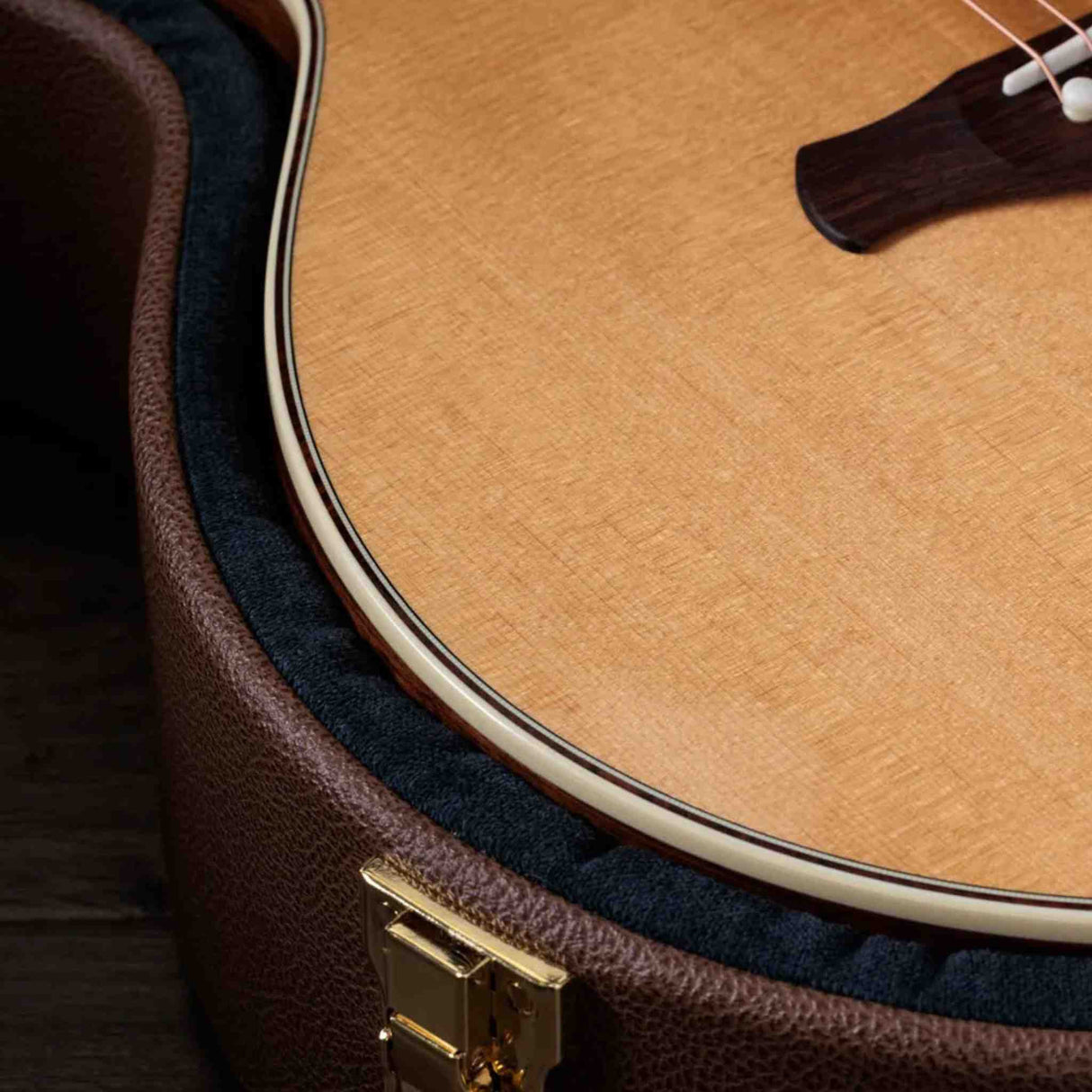 Taylor Gold Label 814e - Acoustic Electric Guitar with Hardshell Case- Spruce Top
