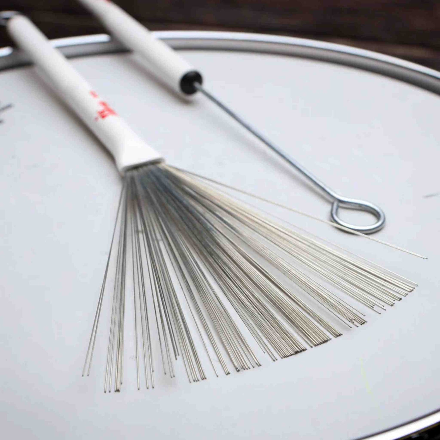 Vic Firth Standard Retractable Wire Jazz Drum Brushes - WB - Pair